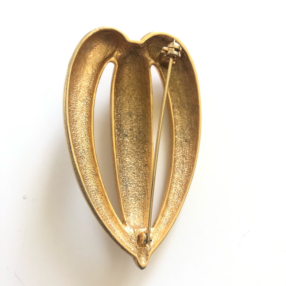 Vintage Gold Tone Heart Shaped Brooch - Picture 2 of 4